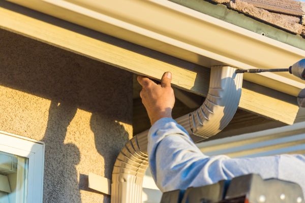 Aluminum Rain Gutter Service in Fond Du Lac