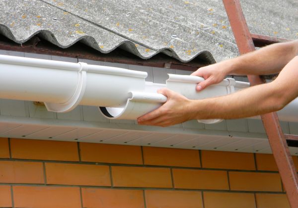 Cost of Gutter Hanging in Fond Du Lac